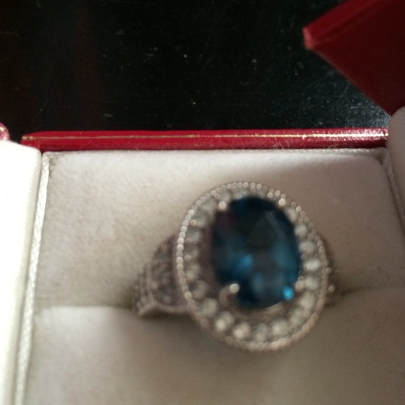 London Blue Topaz Ring, sz6, all real gems in this beautiful ring, - Picture 2 of 13